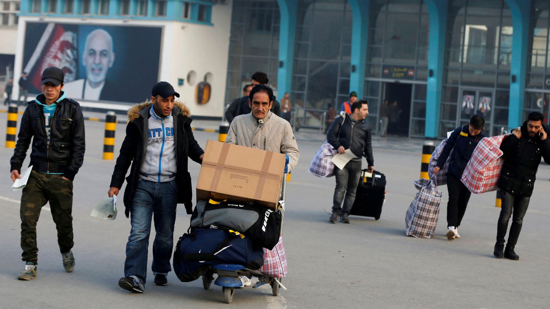 Afghans, whose asylum applications have been rejected, arrive from Germany in Kabul airport, Afghanistan. Archive/Omar Sobhani/Reuters